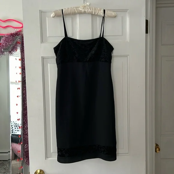 Vintage Y2K Mini Dress - Picture 2 of 5